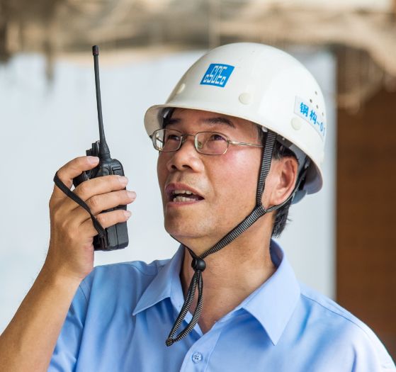 “中國(guó)樓王”陸建新扎根一線37年 把中國(guó)超高層鋼結(jié)構(gòu)施工技術(shù)推向世界一流